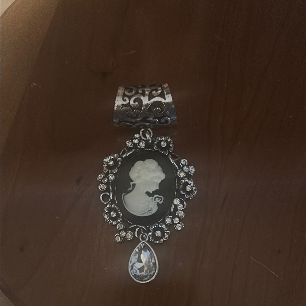 Elegant Silver Cameo Necklace